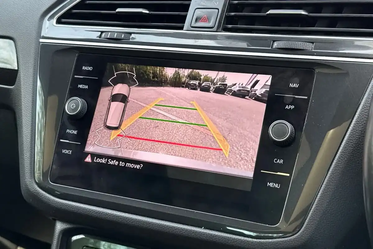 2022-volkswagen-tiguan-15-tsi-elegance-big-47