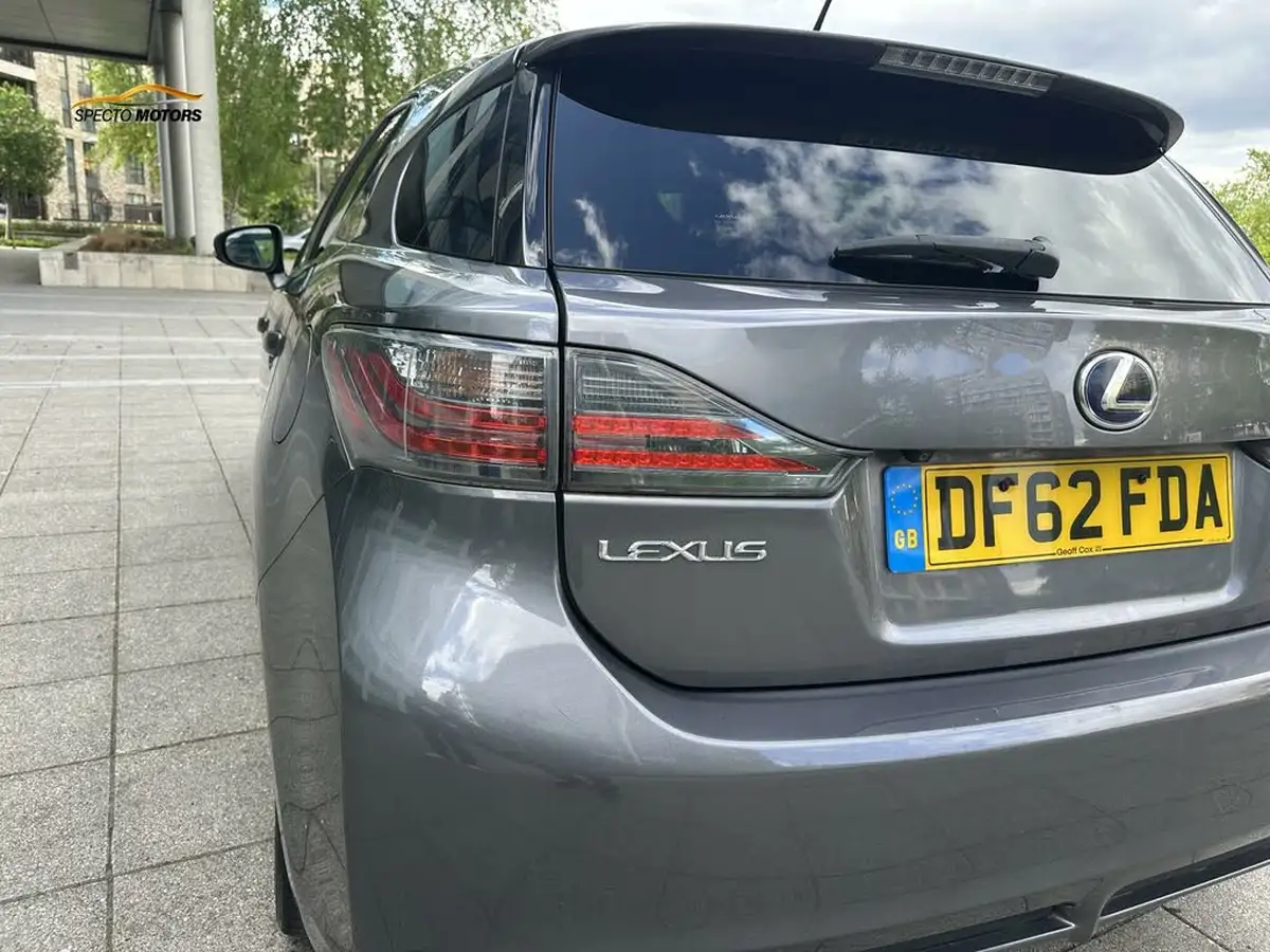 2013-lexus-ct-200h-18-advance-big-79