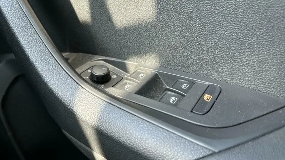 2020-skoda-karoq-15-tsi-se-dsg-big-18