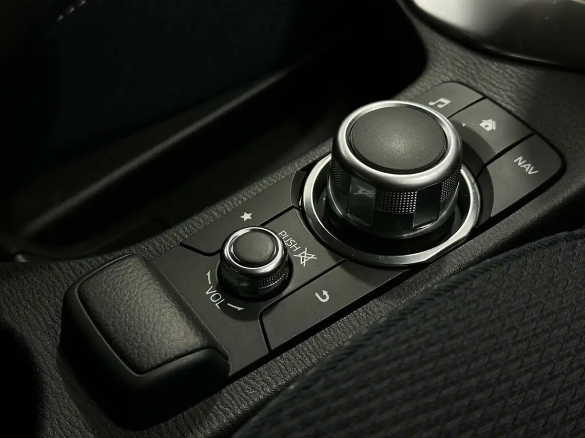 2022-mazda-mazda2-15-e-skyactiv-g-sport-big-17