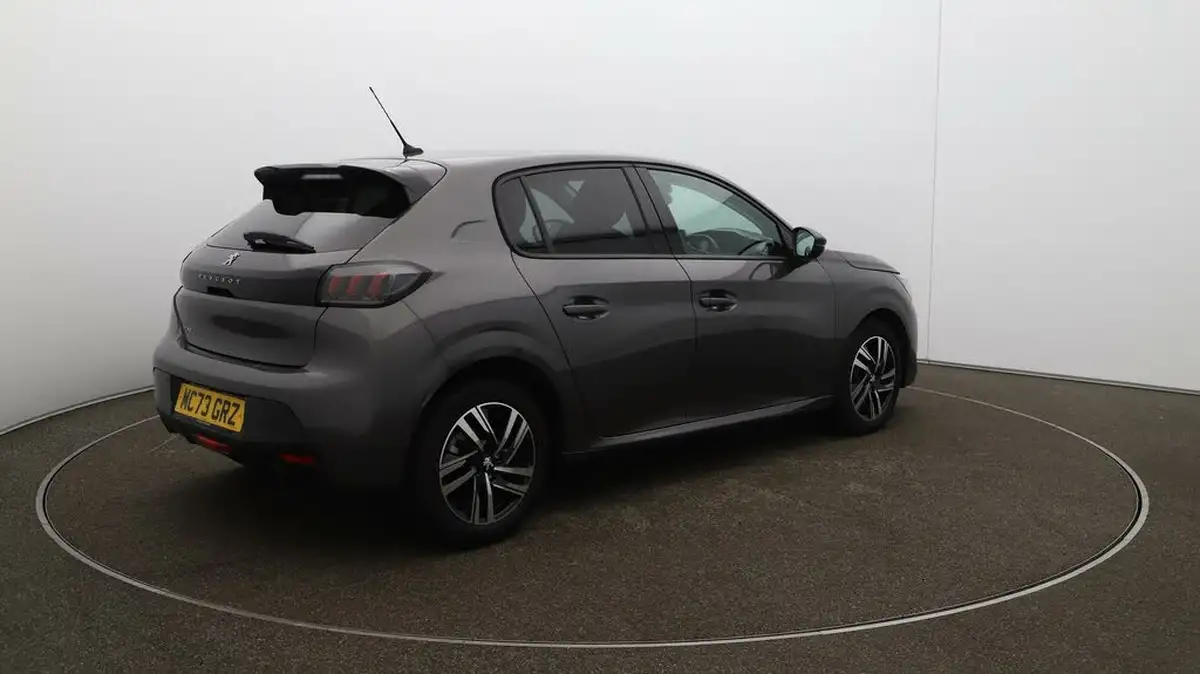 2023-peugeot-208-12-puretech-allure-premium-100ps-eat8-big-44