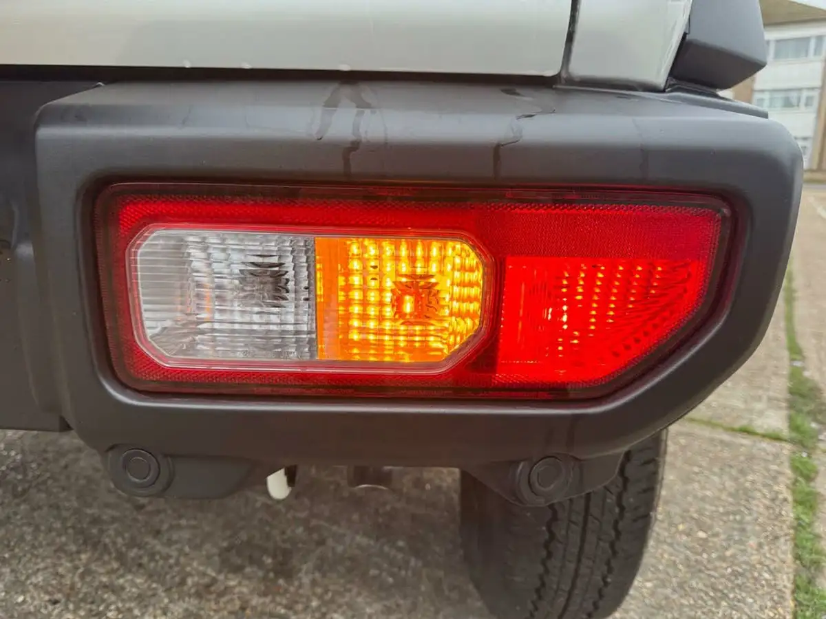 2024-suzuki-jimny-15-sierra-4wd-big-46