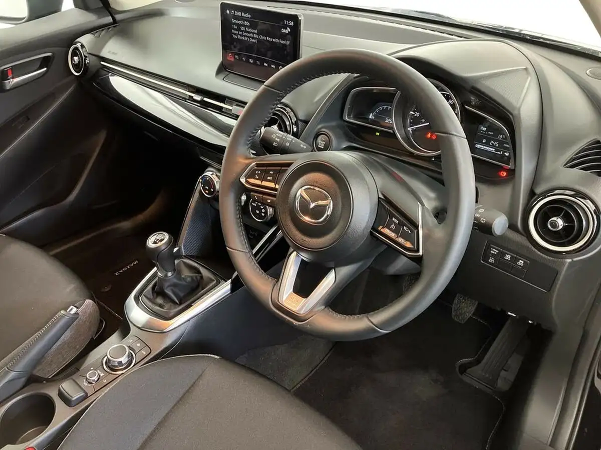 2024-mazda-mazda2-15-e-skyactiv-g-exclusive-line-big-7