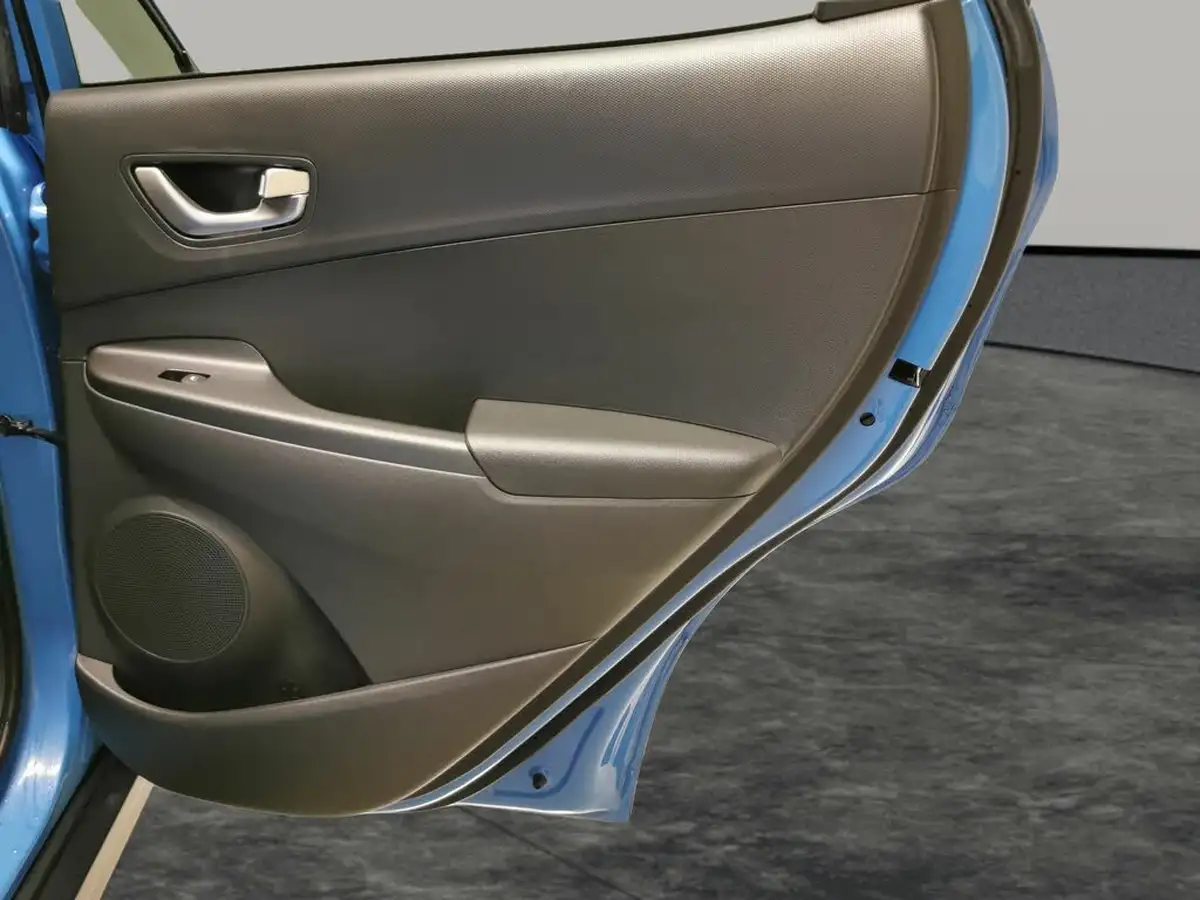 2022-hyundai-kona-e-premium-204ps-64kwh-7kw-obc-big-32