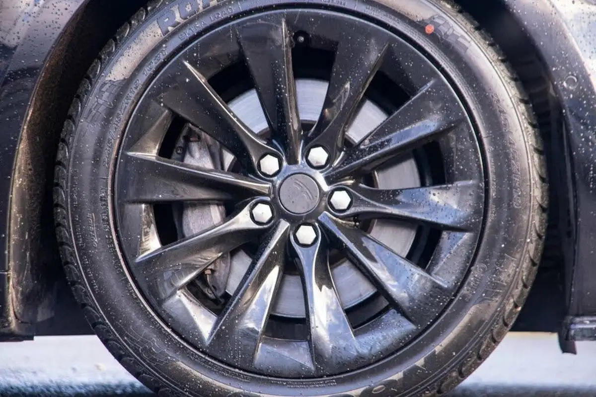 2018-tesla-model-s-e-100d-big-35