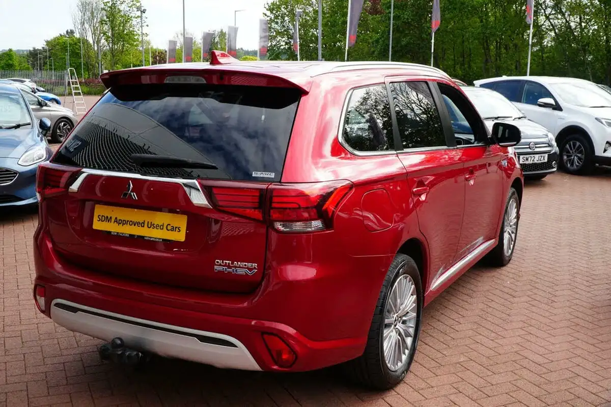 2021-mitsubishi-outlander-24-dynamic-phev-big-14