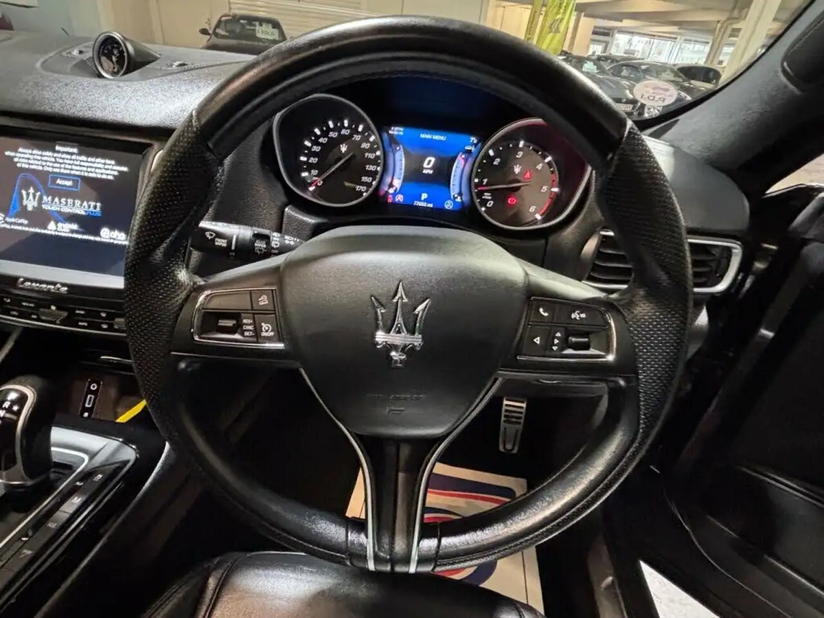2017-maserati-levante-30td-4x4-no-trim-big-21