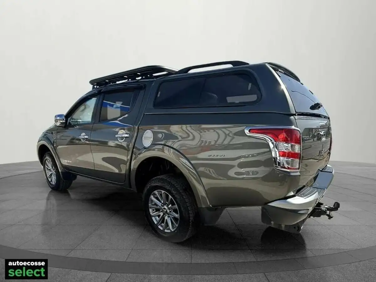 2016-mitsubishi-l200-24di-d-barbarian-big-4