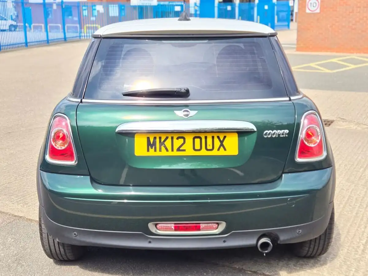 2012-mini-cooper-16-cooper-122bhp-hatchback-3d-big-6