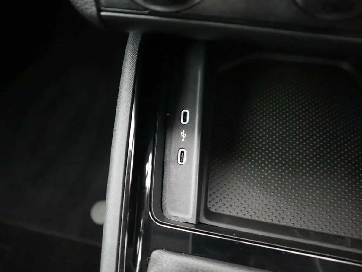2023-skoda-kamiq-10-tsi-se-109ps-big-19