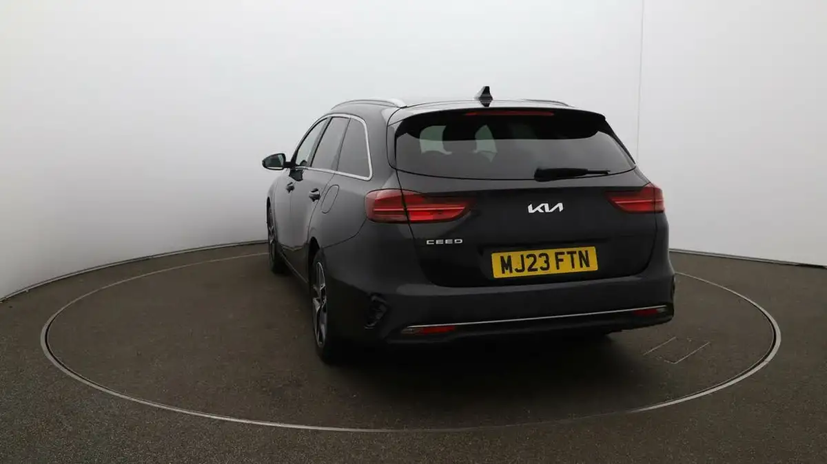 2022-kia-ceed-15-t-gdi-3-sportswagon-big-52