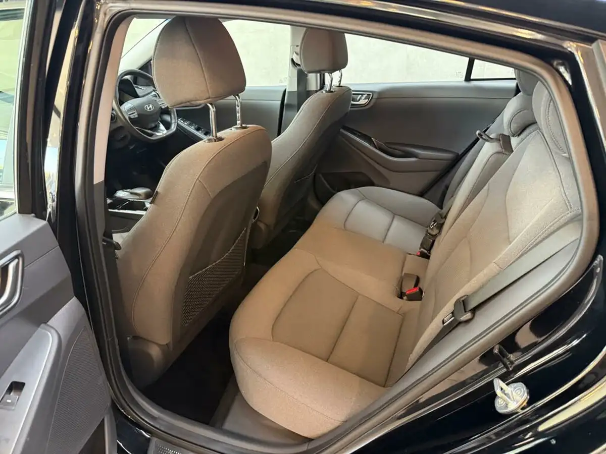 2022-hyundai-ioniq-e-premium-electric-big-19