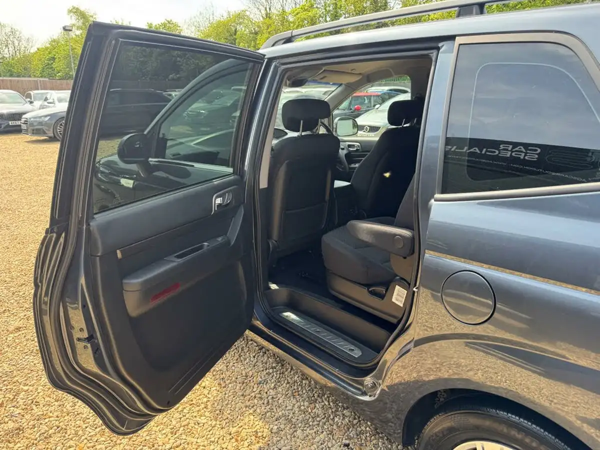 2017-kgm-ssangyong-turismo-22td-se-big-26