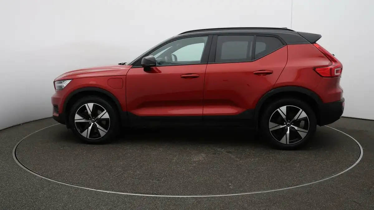 2022-volvo-xc40-15-t4-r-design-big-54
