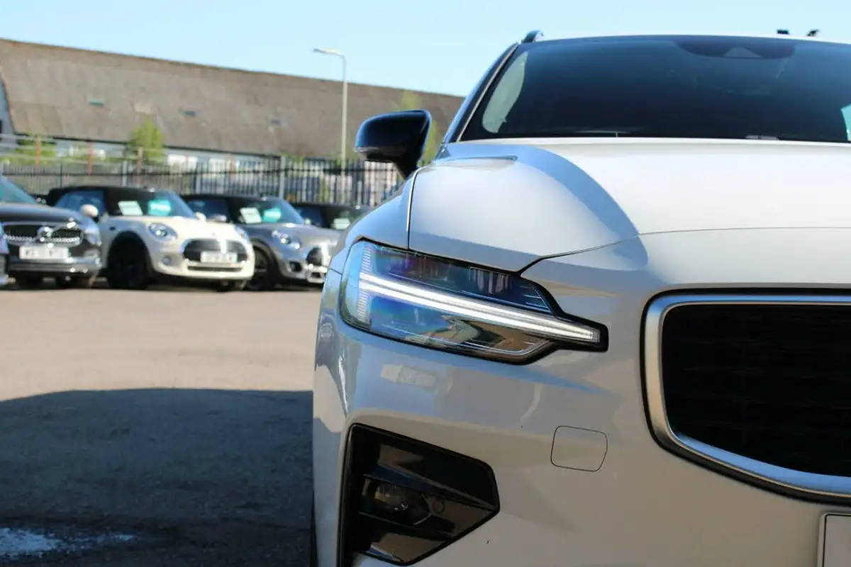 2019-volvo-v60-20-t5-r-design-ss-big-23