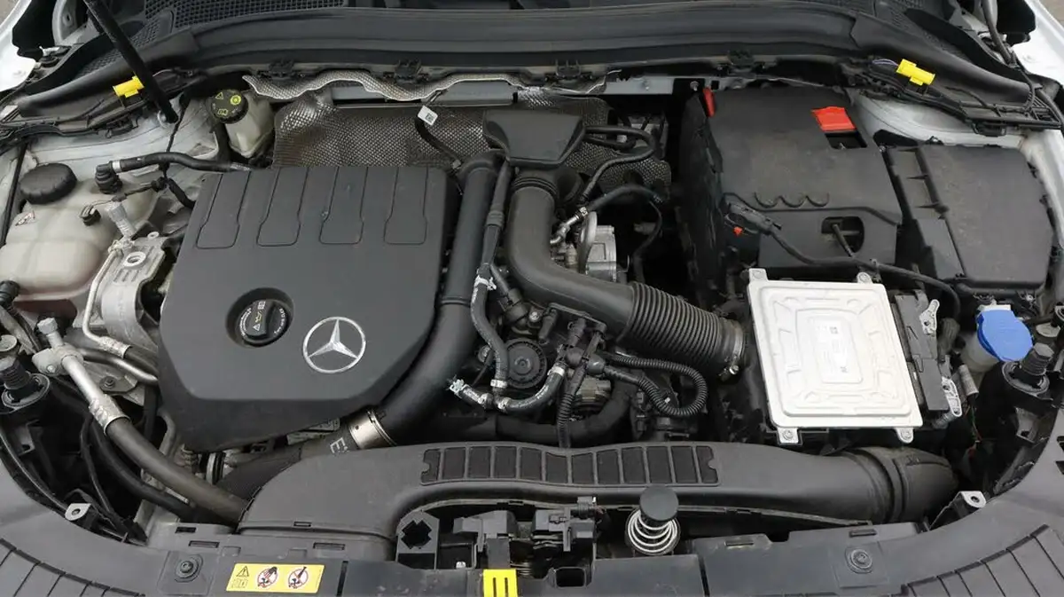 2022-mercedes-benz-gla-class-13-gla-180-amg-line-premium-big-19