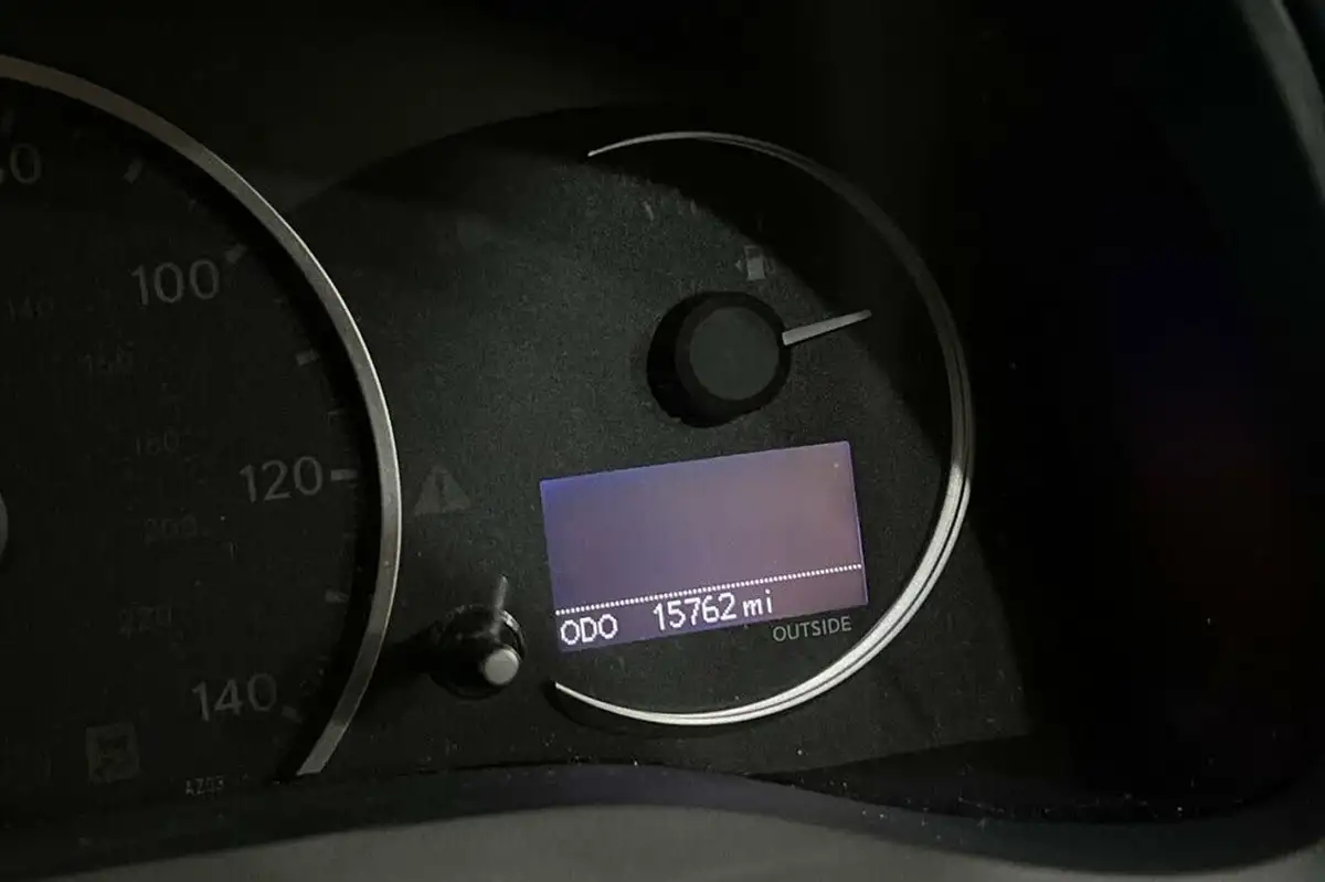 2016-lexus-ct-200h-18-sport-big-10