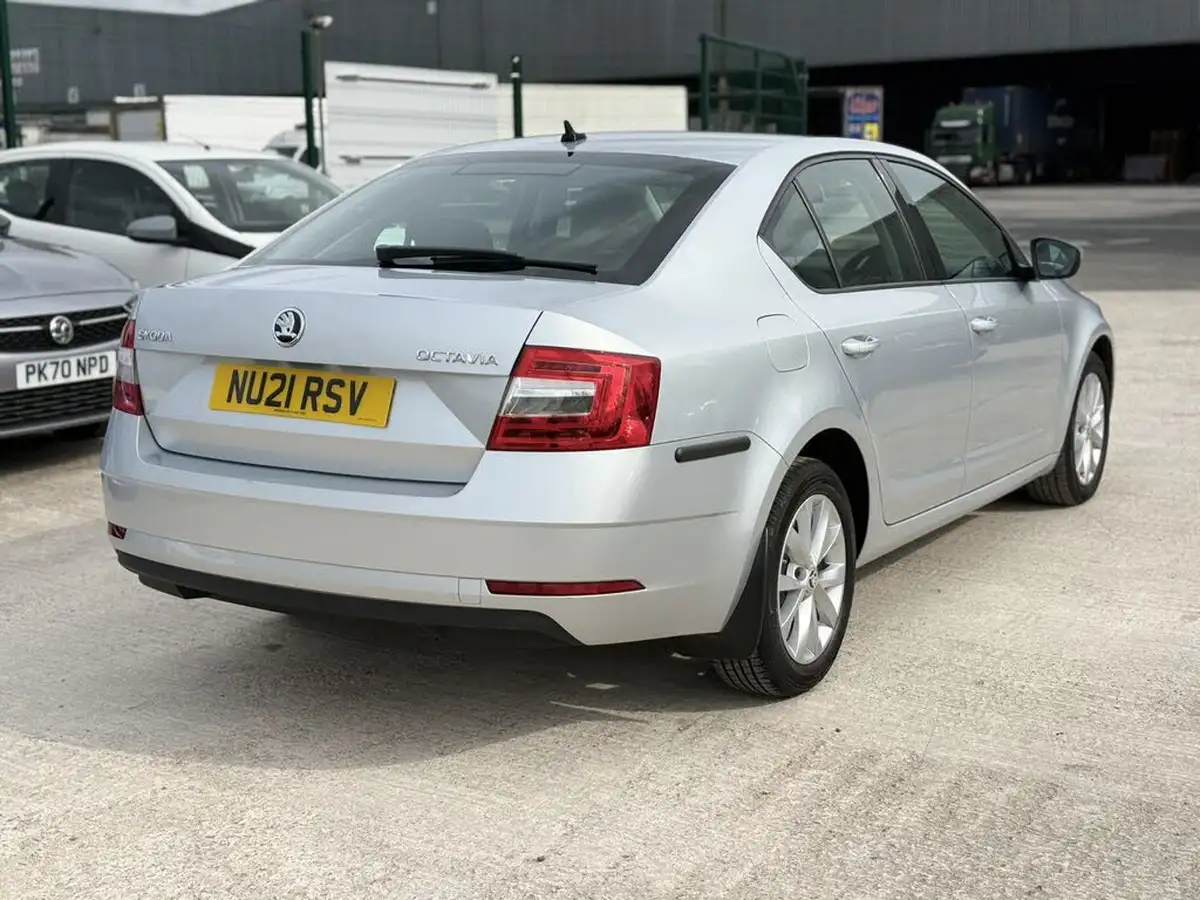2020-skoda-octavia-10-tsi-s-hatchback-big-7