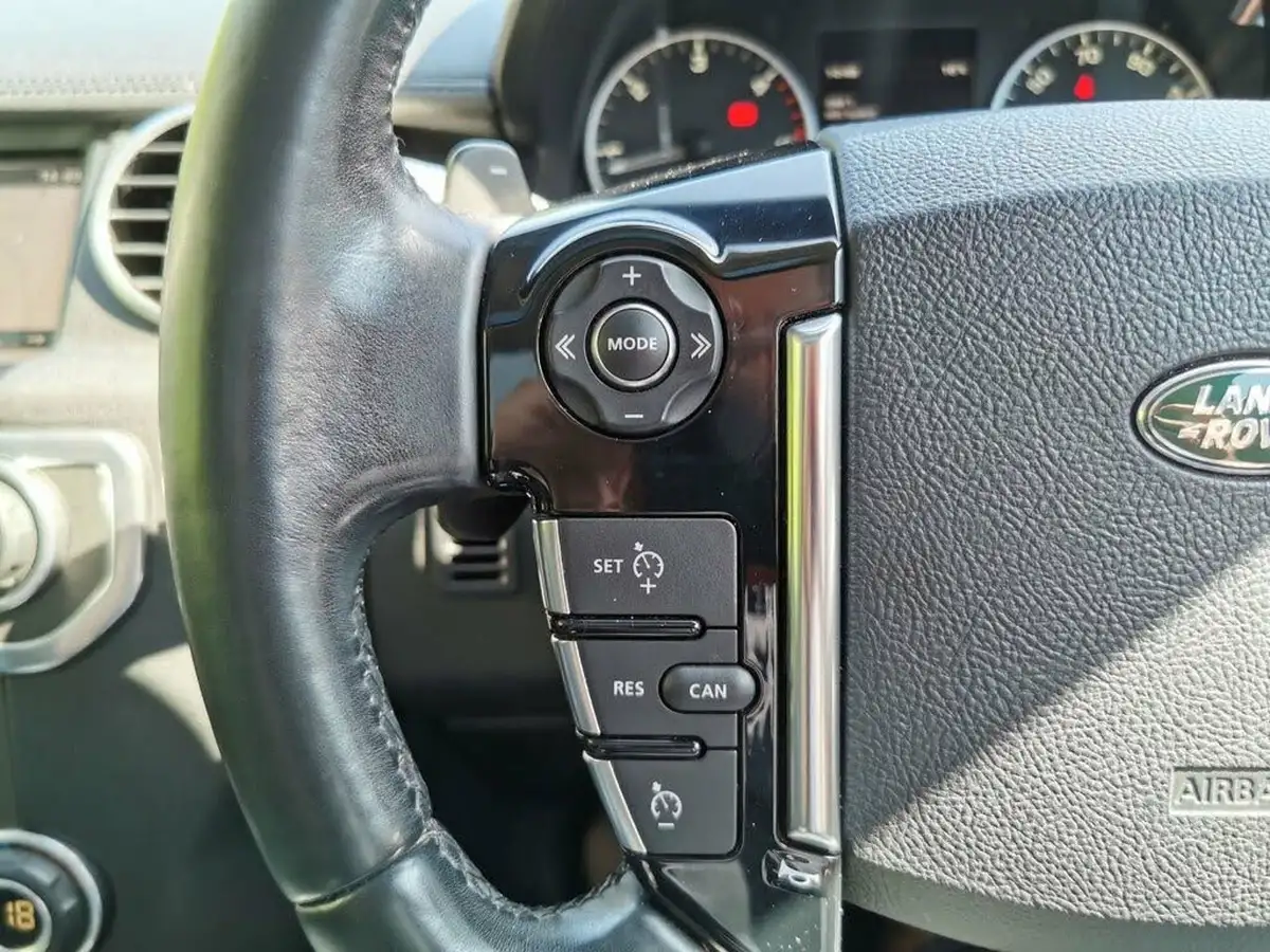 2015-land-rover-discovery-4-30-sd-v6-hse-big-60