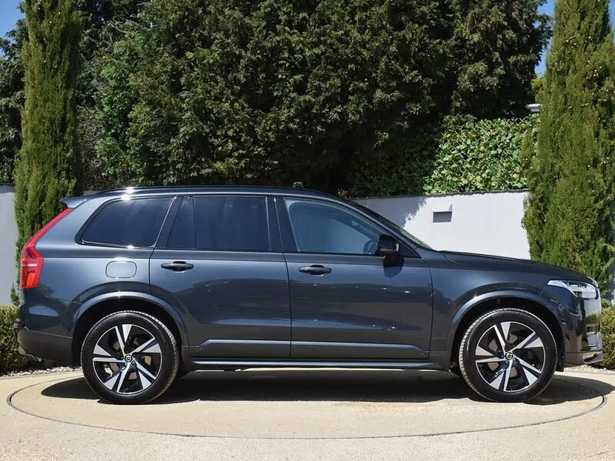 2022-volvo-xc90-20td-b5-r-design-big-3