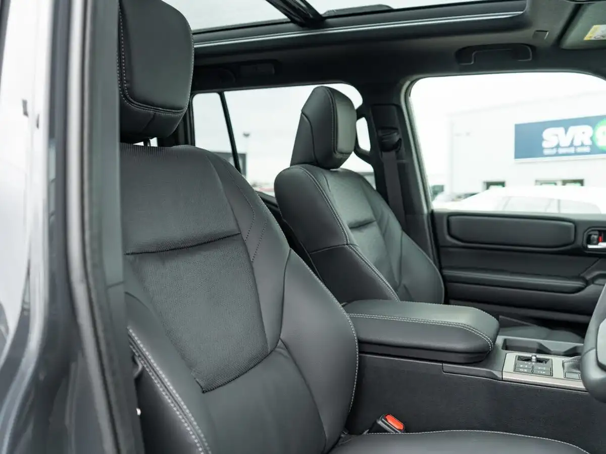 2025-toyota-land-cruiser-28d-4d-invincible-big-8