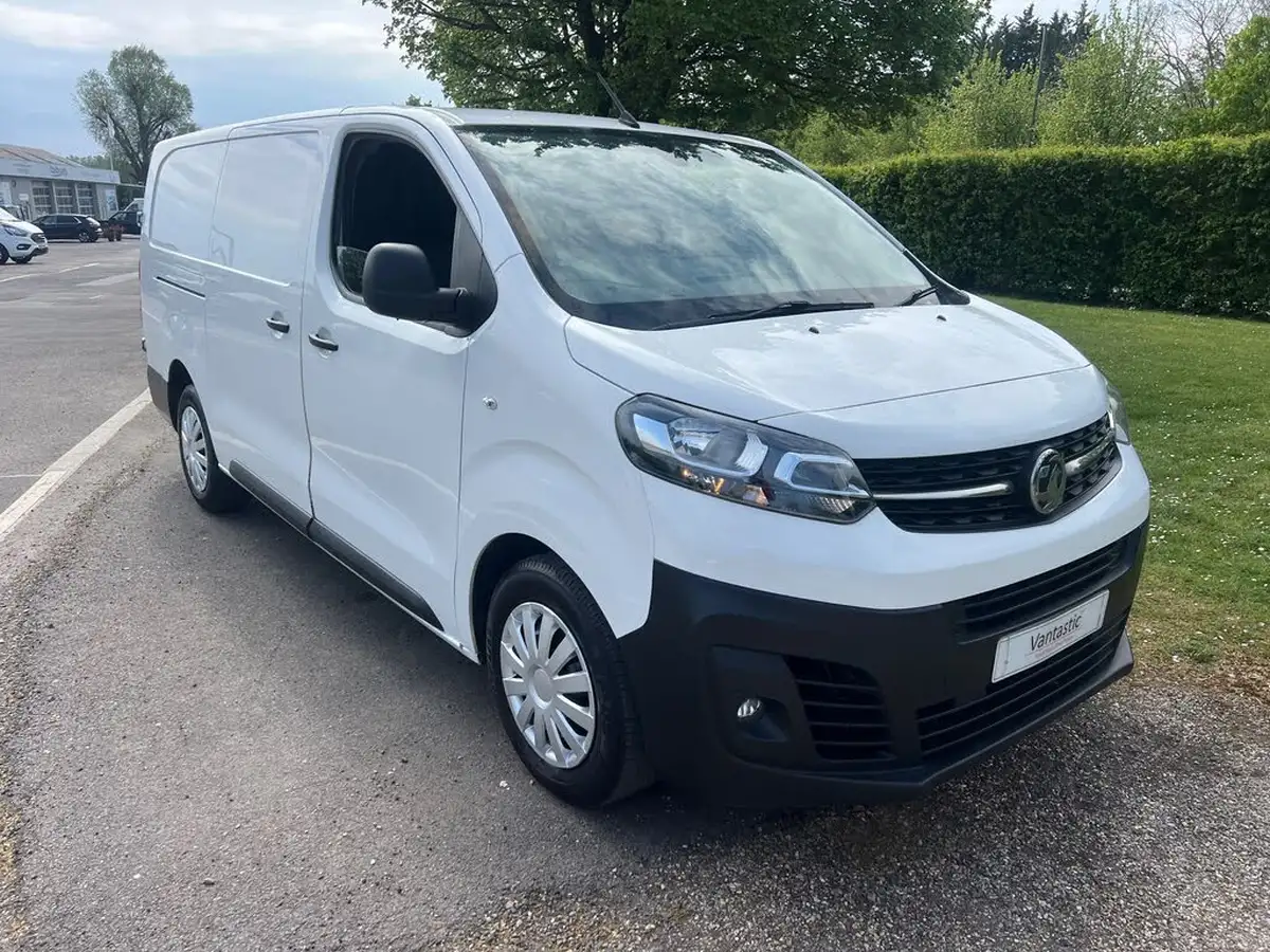 2019-vauxhall-vivaro-15td-2900-l2h1-dynamic-big-5