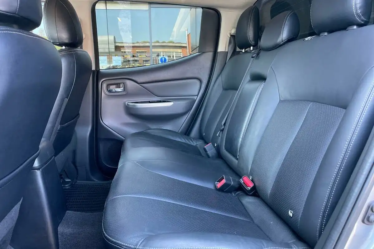 2019-mitsubishi-l200-24di-d-warrior-eu6b-big-34
