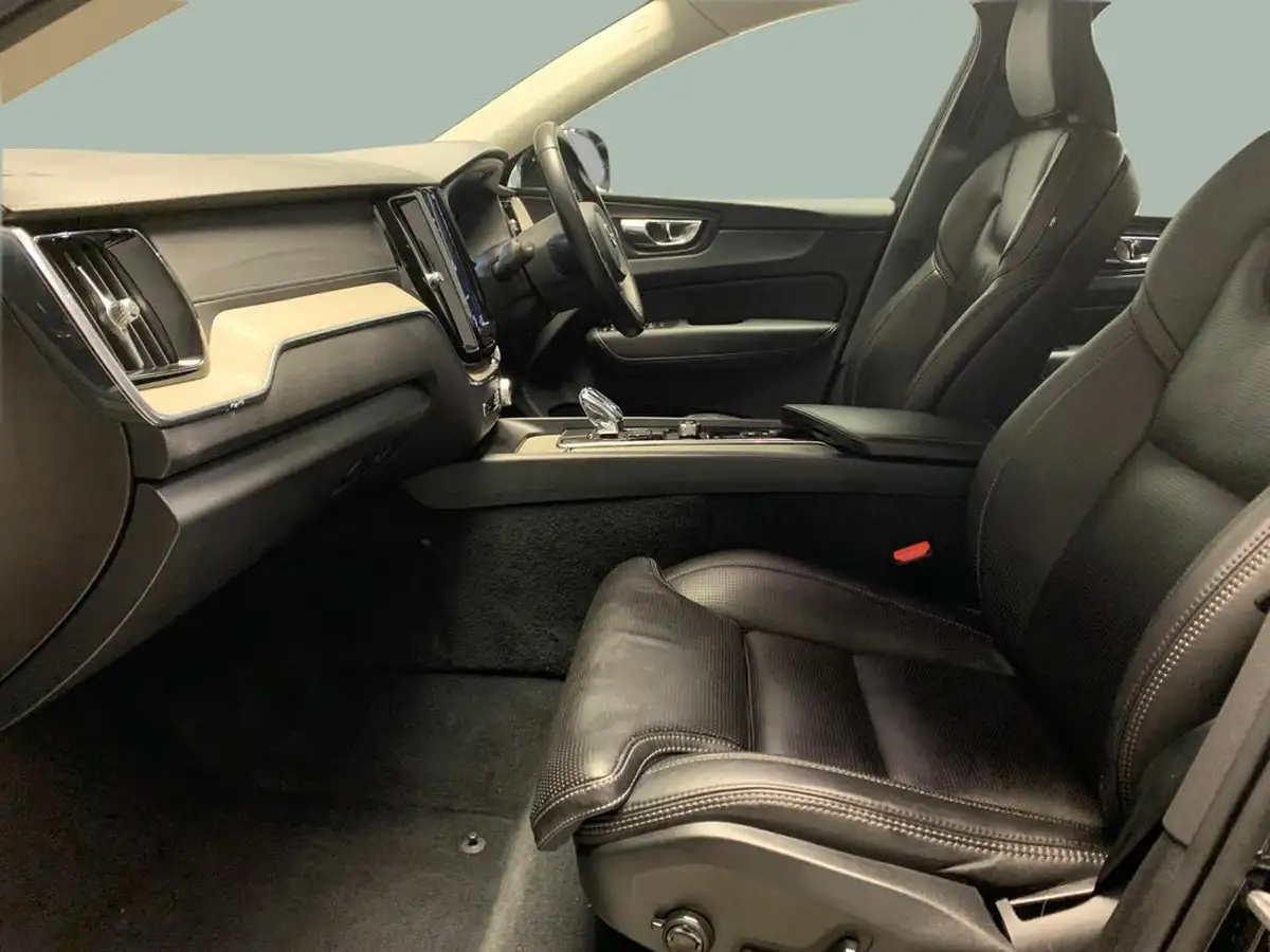 2020-volvo-xc60-20-b5-inscription-awd-big-2