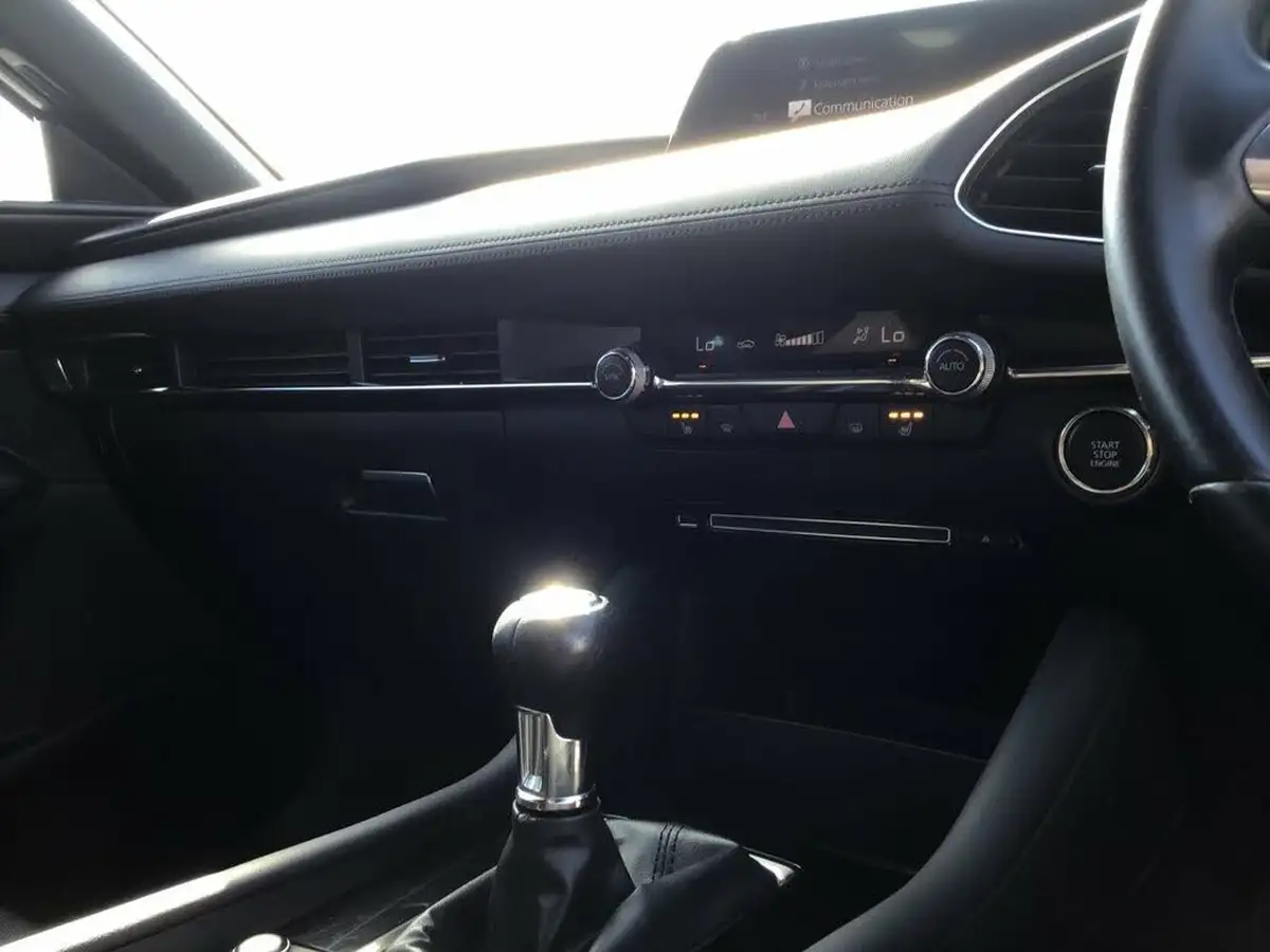 2019-mazda-mazda3-20-sport-lux-180ps-hatchback-5d-big-28