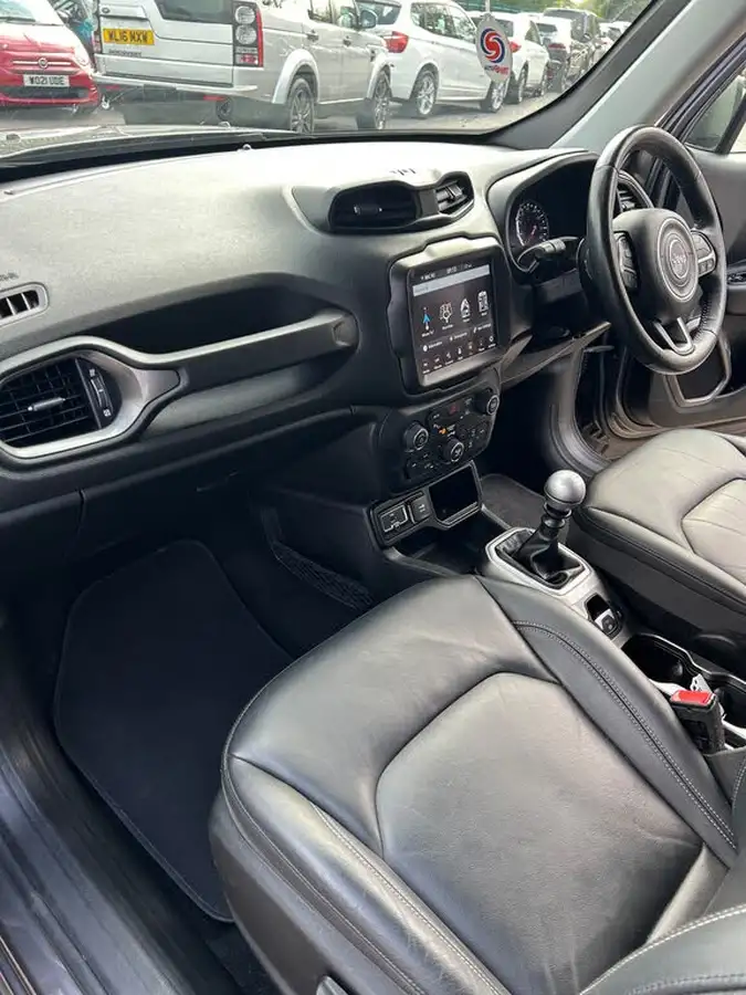 2019-jeep-renegade-10-gse-limited-big-8