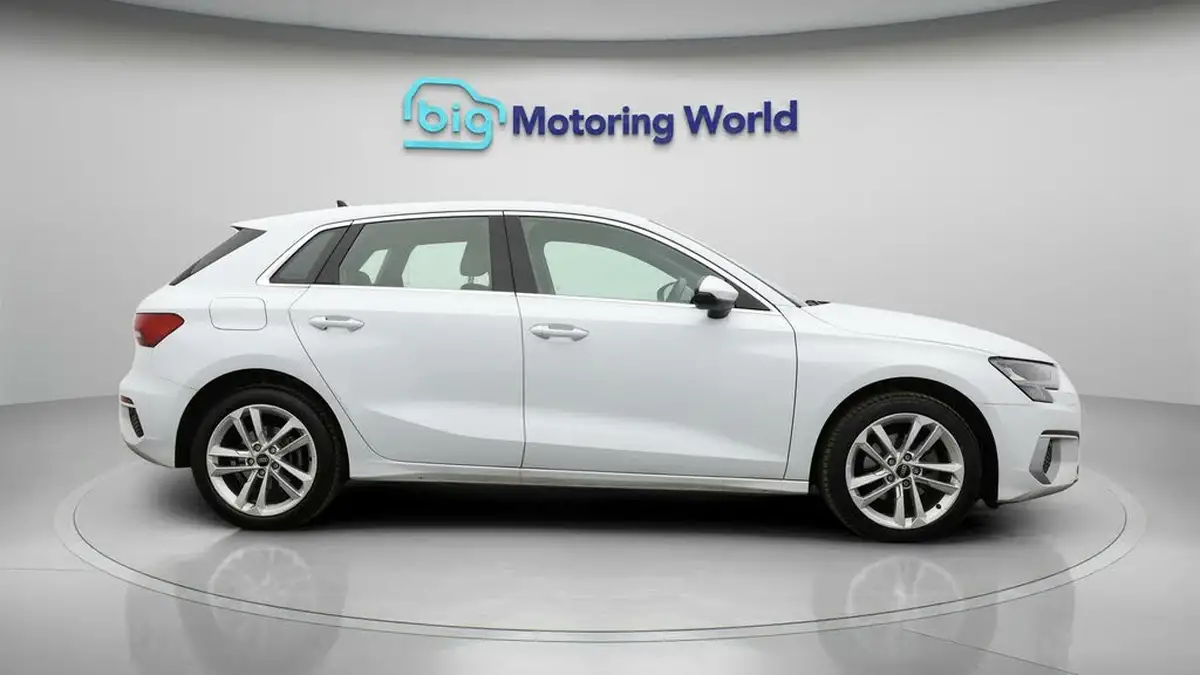 2023-audi-a3-15-35-tfsi-sportback-5d-s-tronic-big-7