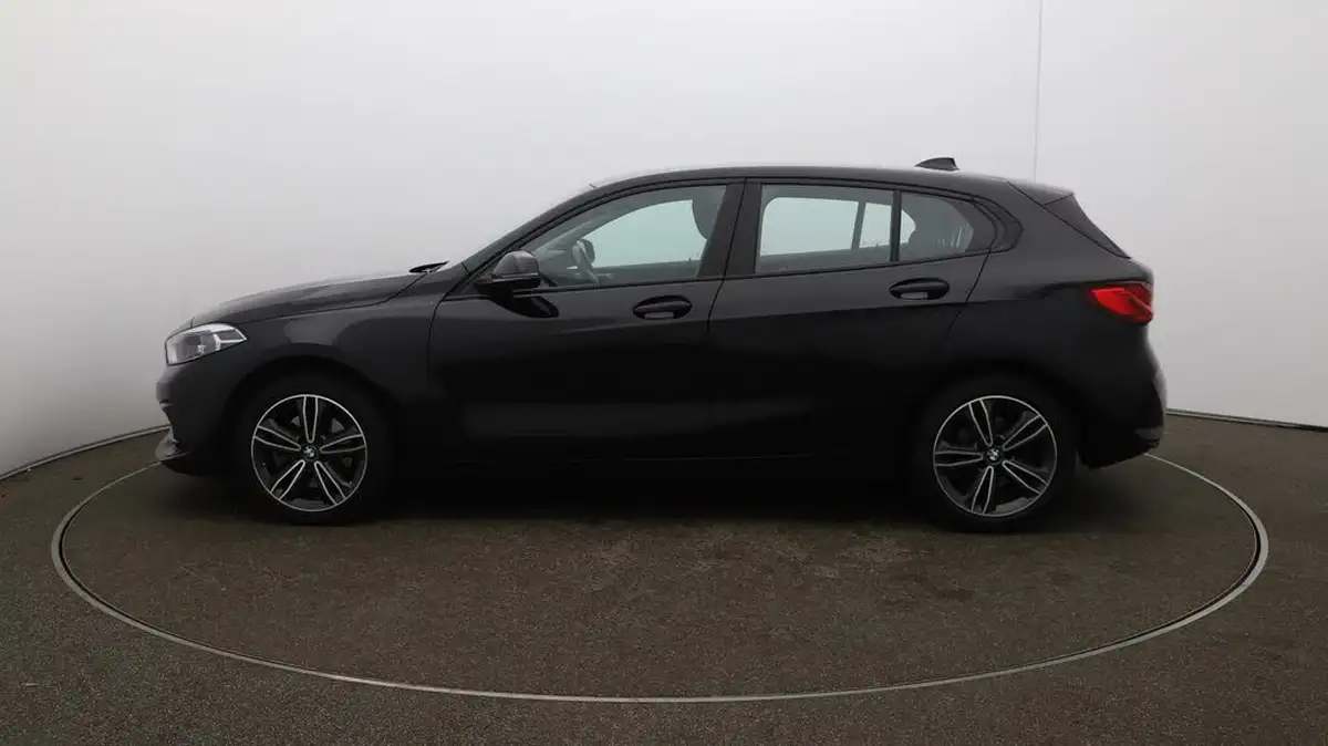 2022-bmw-1-series-15td-116d-sport-dct-big-56