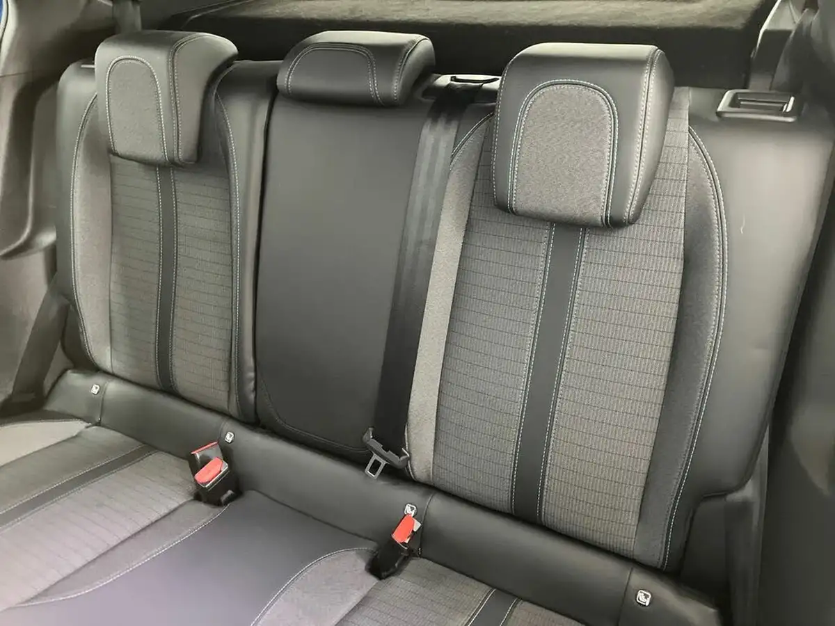 2021-peugeot-2008-suv-12-puretech-allure-premium-100bhp-big-18