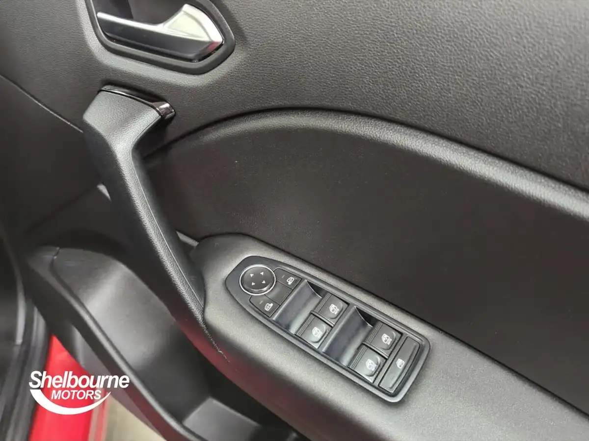 2022-renault-captur-10-tce-iconic-edition-big-18