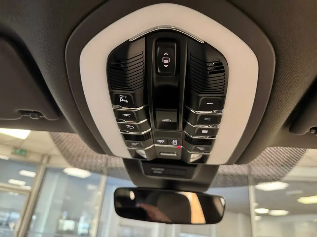 2019-porsche-macan-30-v6-s-big-34