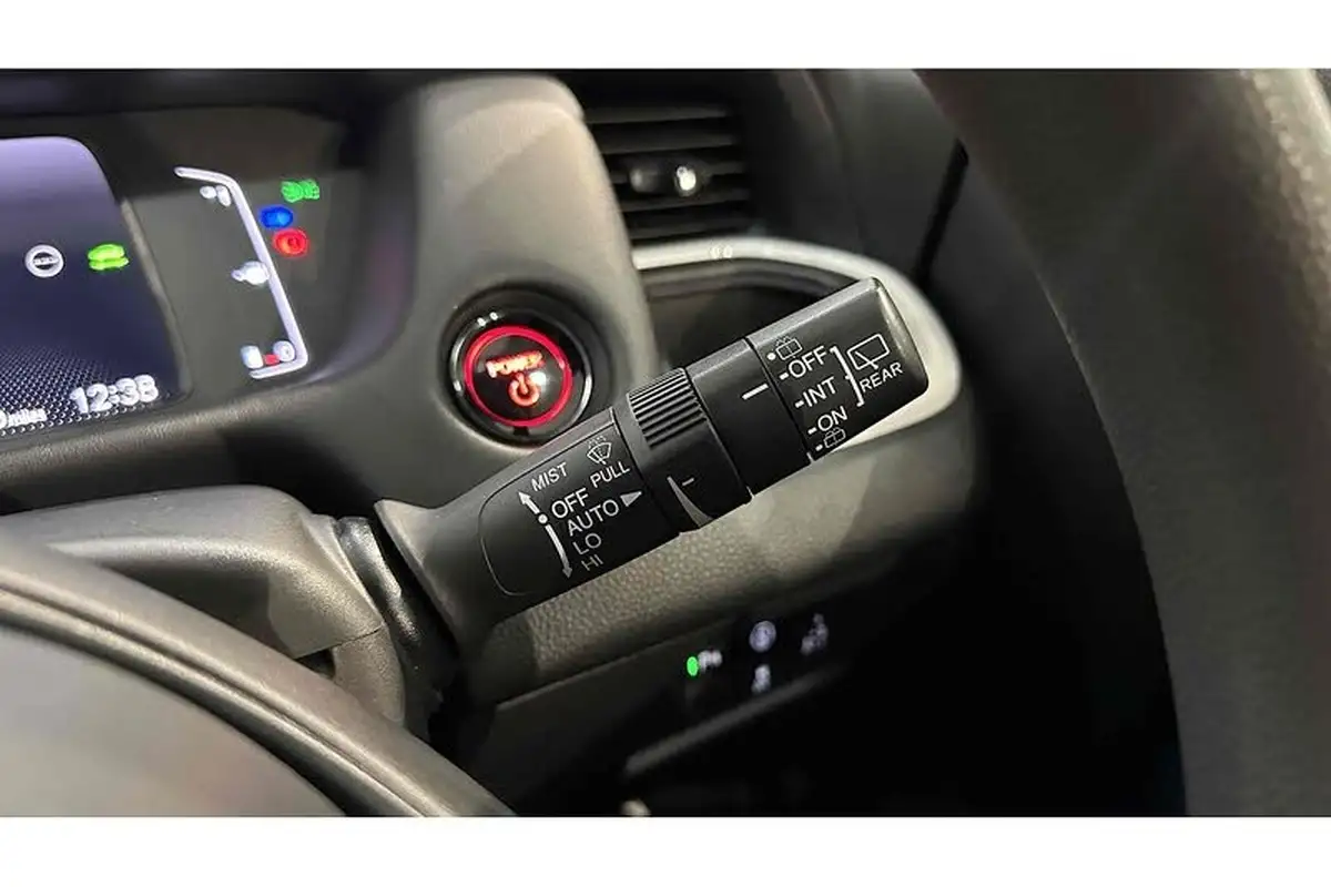 2021-honda-jazz-15-i-mmd-sr-109ps-big-27