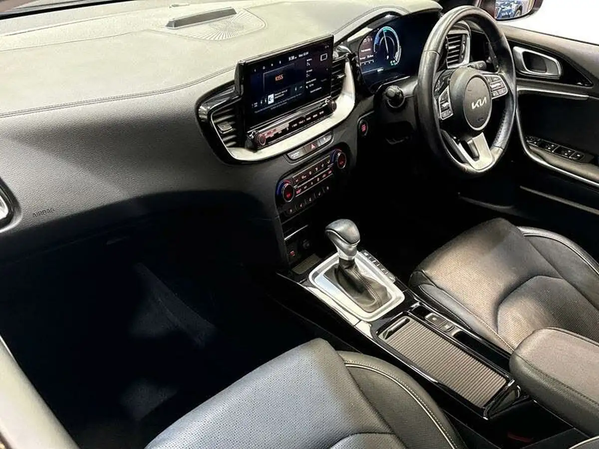 2022-kia-xceed-16-gdi-4-big-7