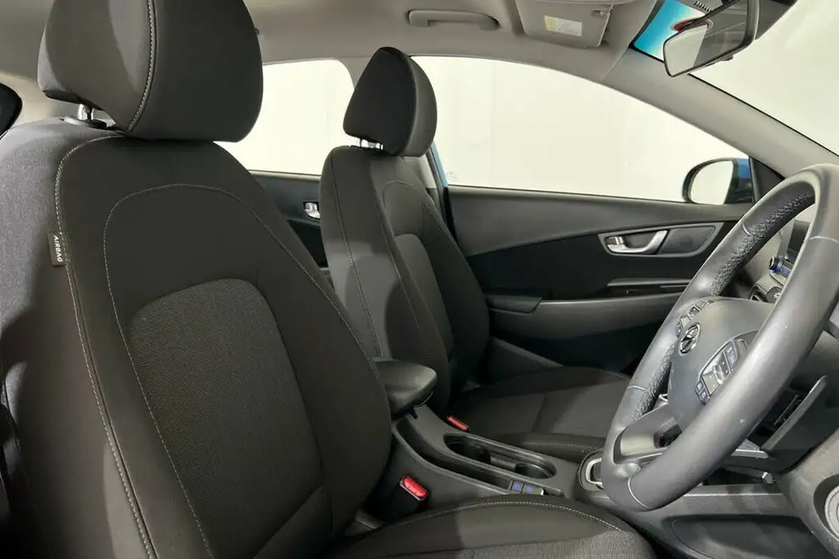 2022-hyundai-kona-16-gdi-se-connect-big-17
