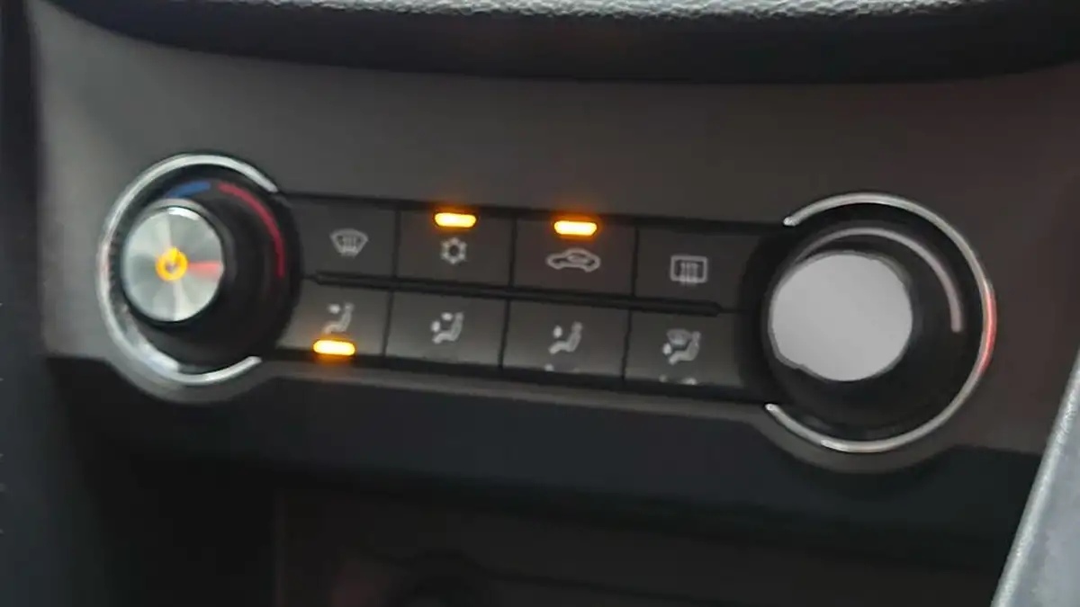2023-mg-mg3-15-vti-tech-exclusive-nav-big-16