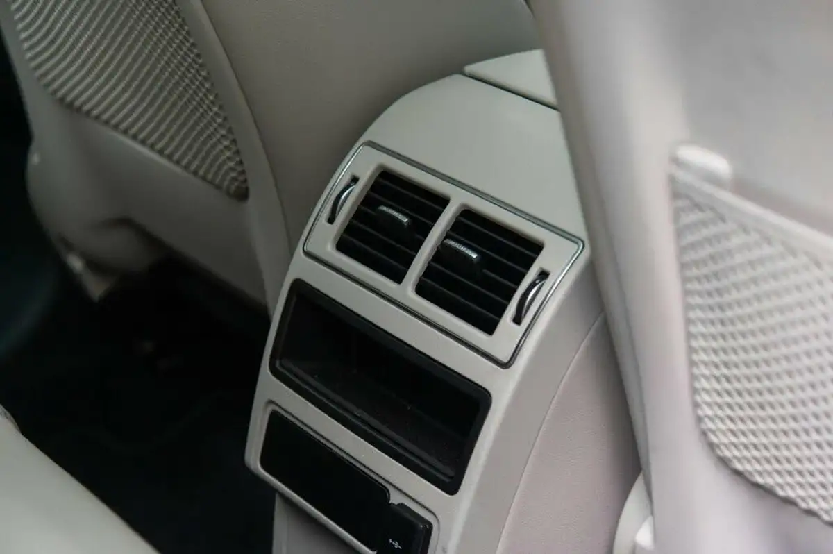 2021-jaguar-f-pace-20-p250-r-dynamic-se-big-21