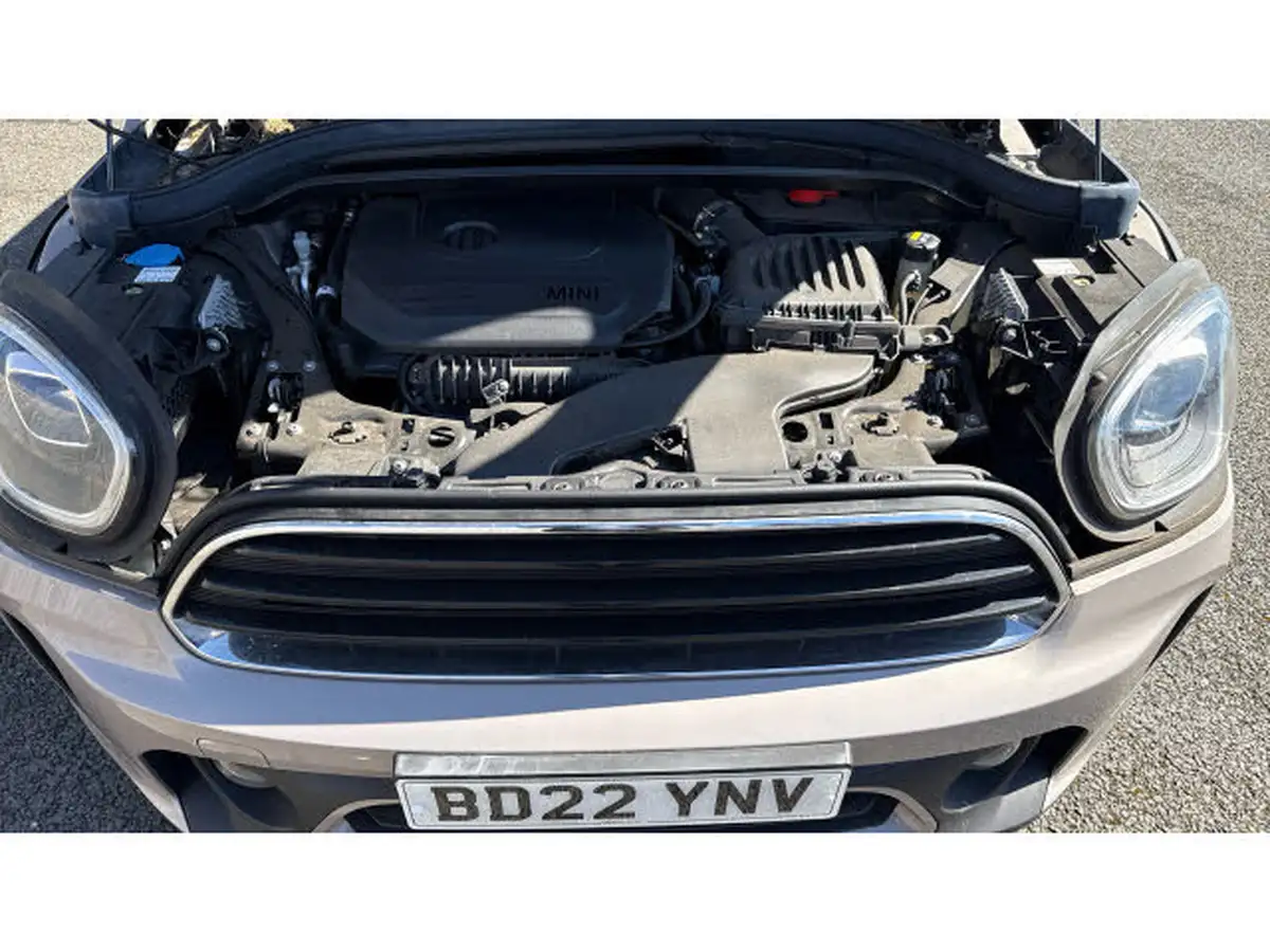 2022-mini-countryman-15-cooper-exclusive-premium-auto-big-7