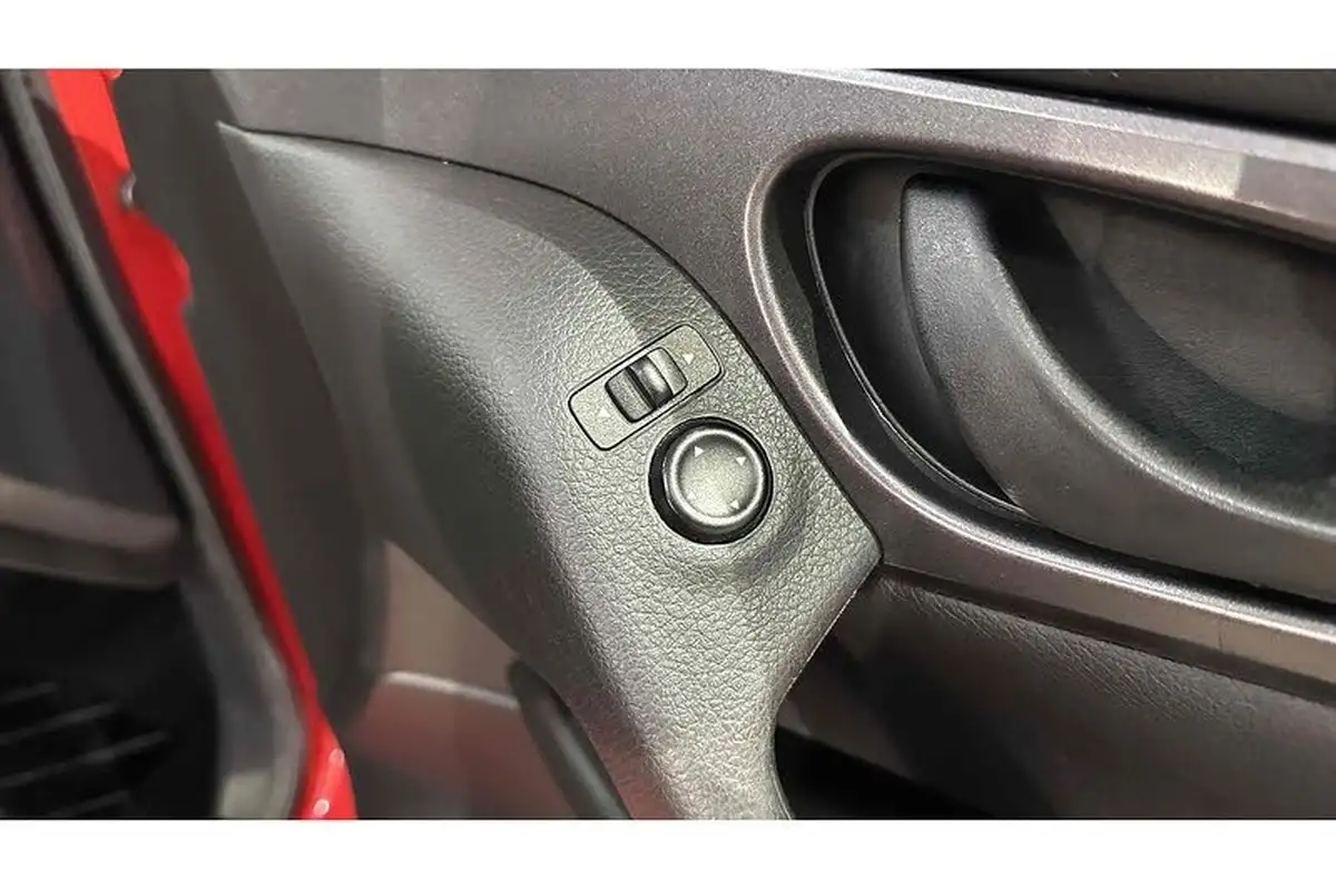 2018-nissan-qashqai-13-dig-t-visia-big-26