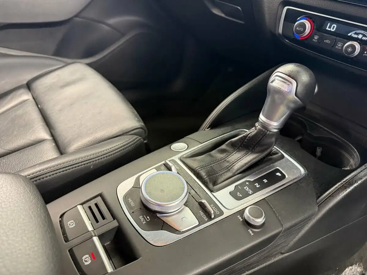 2020-audi-a3-14-40-e-tron-big-17