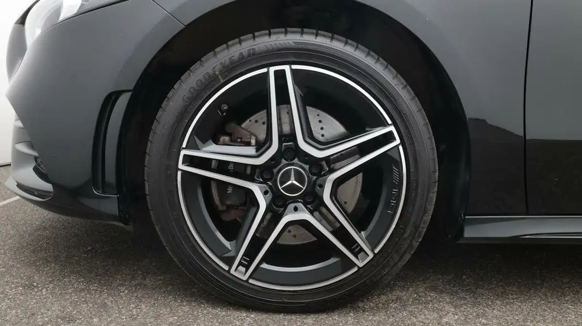 2022-mercedes-benz-a-class-13-a250e-amg-line-edition-hatchback-5d-big-18