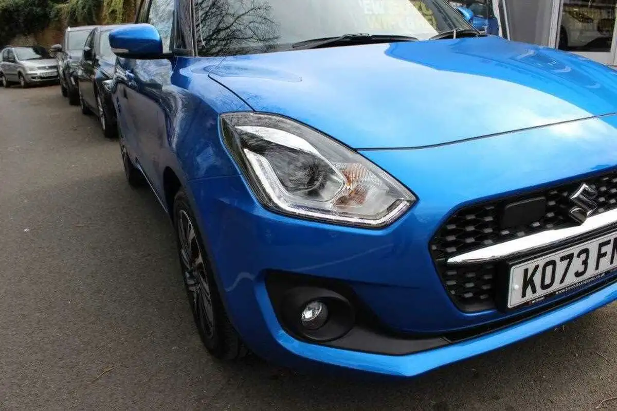 2023-suzuki-swift-12-dualjet-sz5-cvt-big-8