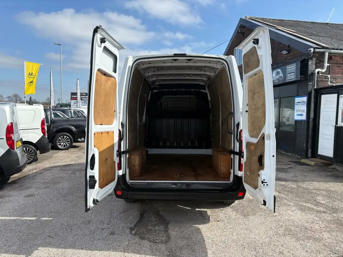 2020-renault-master-23dci-mm35-135-business-panel-big-9