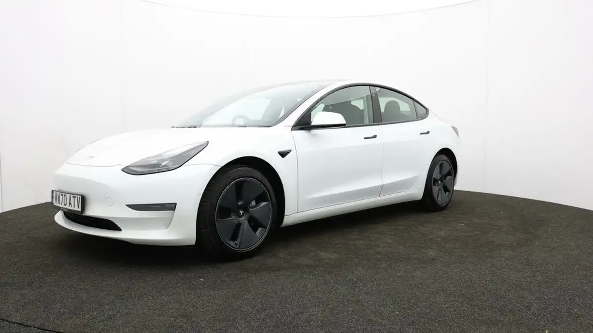 2020-tesla-model-3-e-long-range-big-54