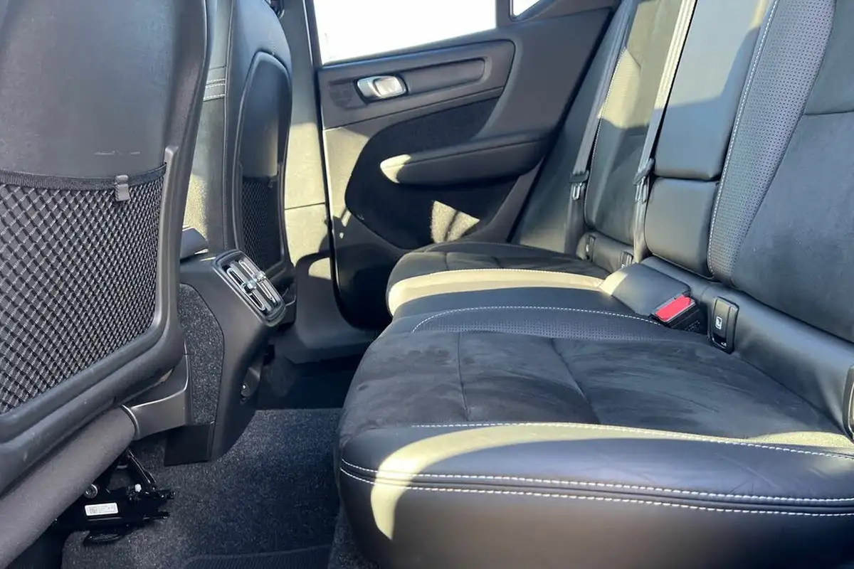 2019-volvo-xc40-20-t5-r-design-big-16