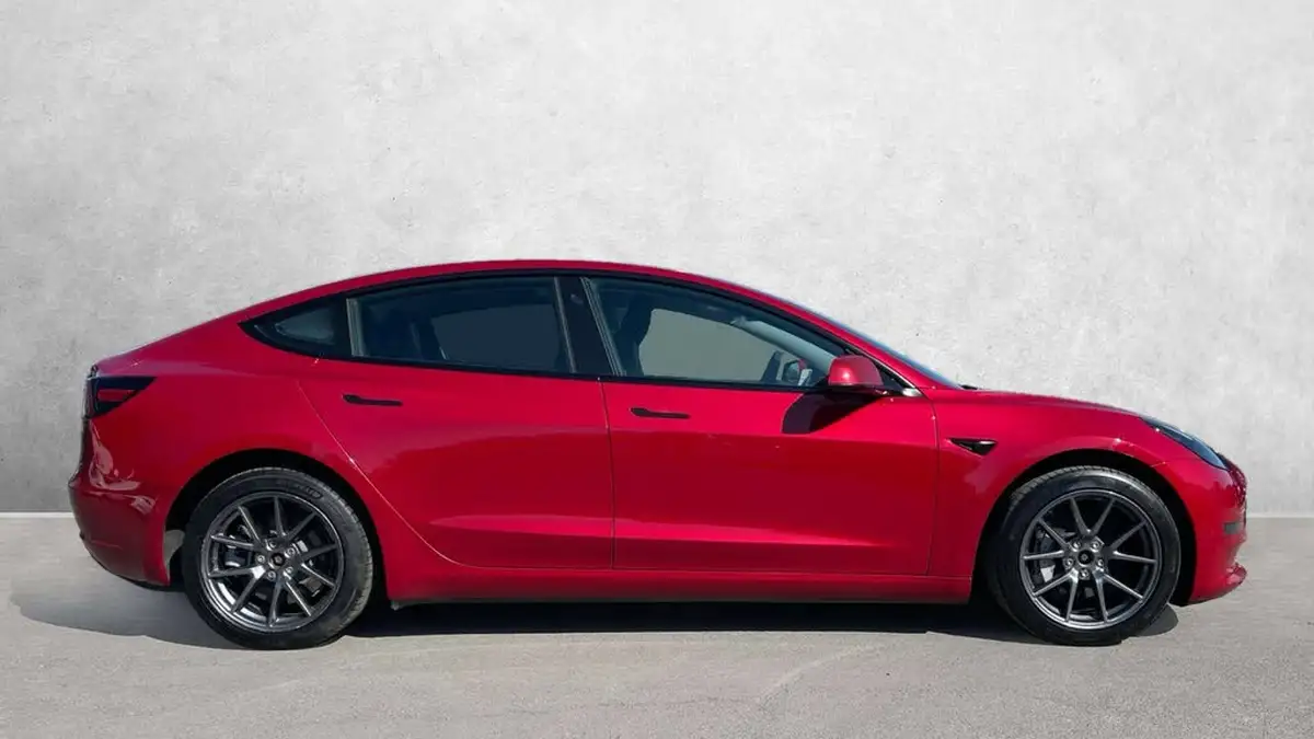 2022-tesla-model-3-e-long-range-big-2