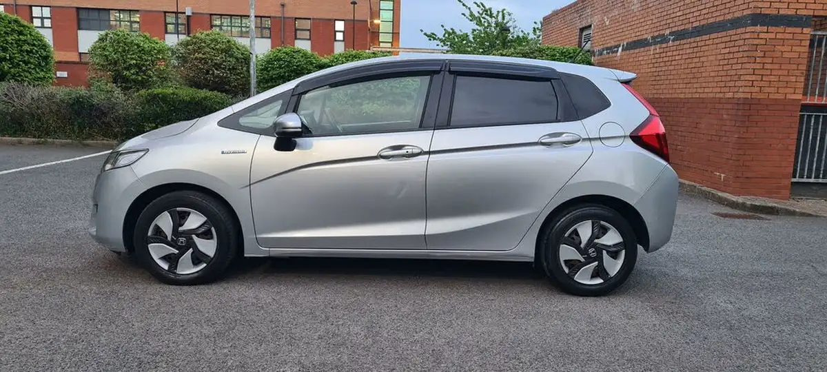 2014-honda-jazz-big-25